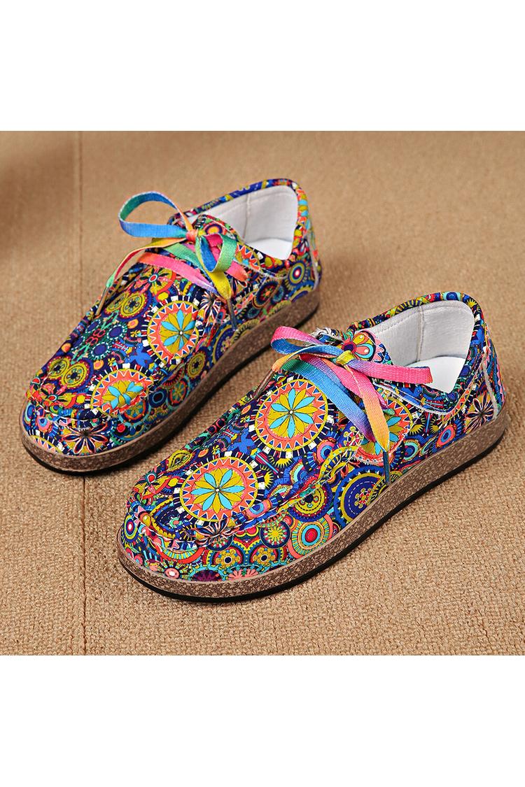 Sneakers casual con lacci e punta tonda con stampa a motivo etnico multicolore 