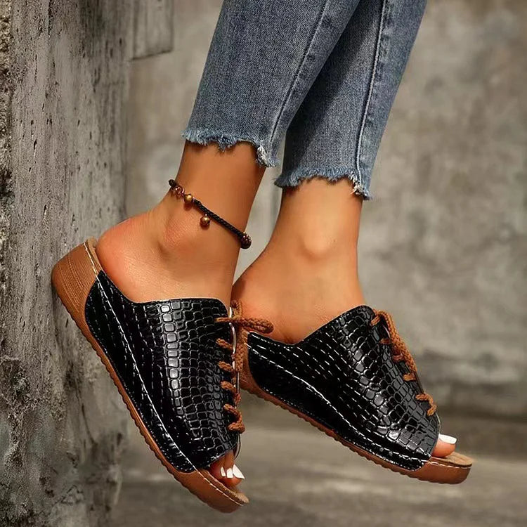 Chinelos de cunha com plataforma peep toe em relevo crocodilo