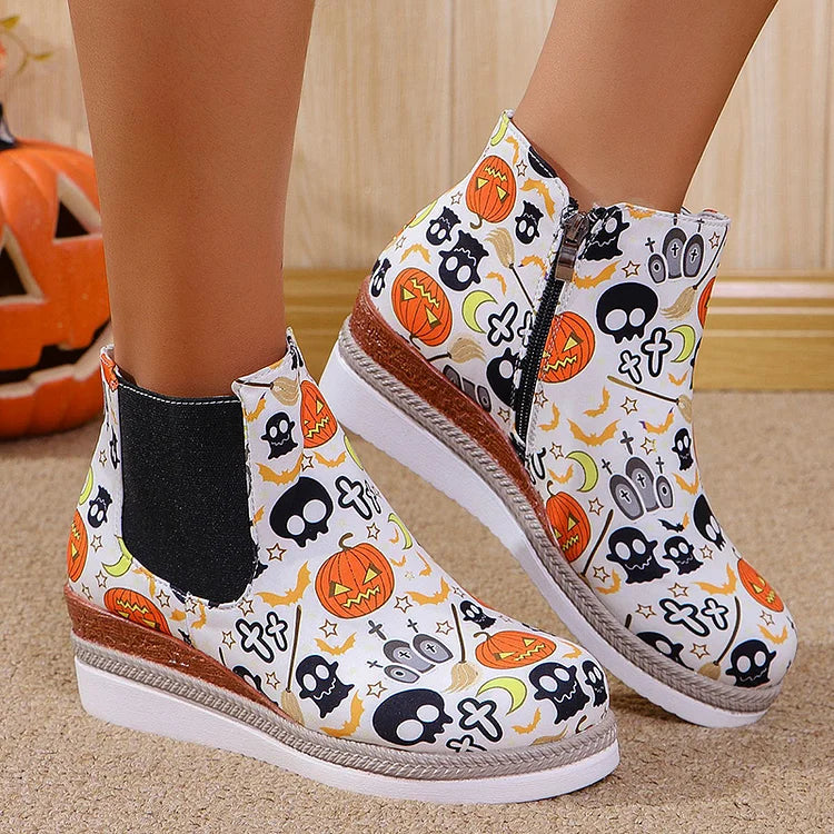 Halloween-Rosen-Stiefeletten mit Totenkopf-Print, runder Zehenpartie und Keilabsatz