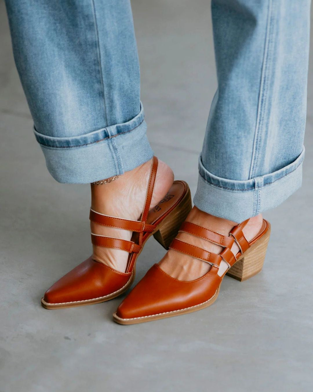 Einfarbige spitze Zehen Doppelriemen Slingback Blockabsätze [Vorbestellung]