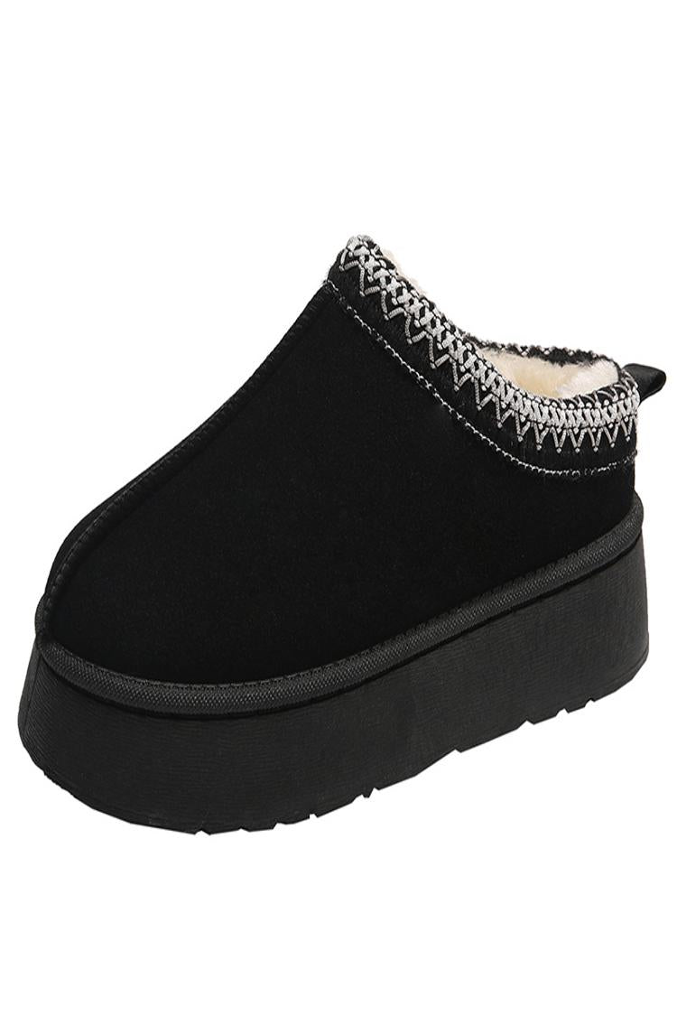 Stivali da neve bassi con plateau e fodera in pelliccia sintetica con motivo a punto scamosciato 