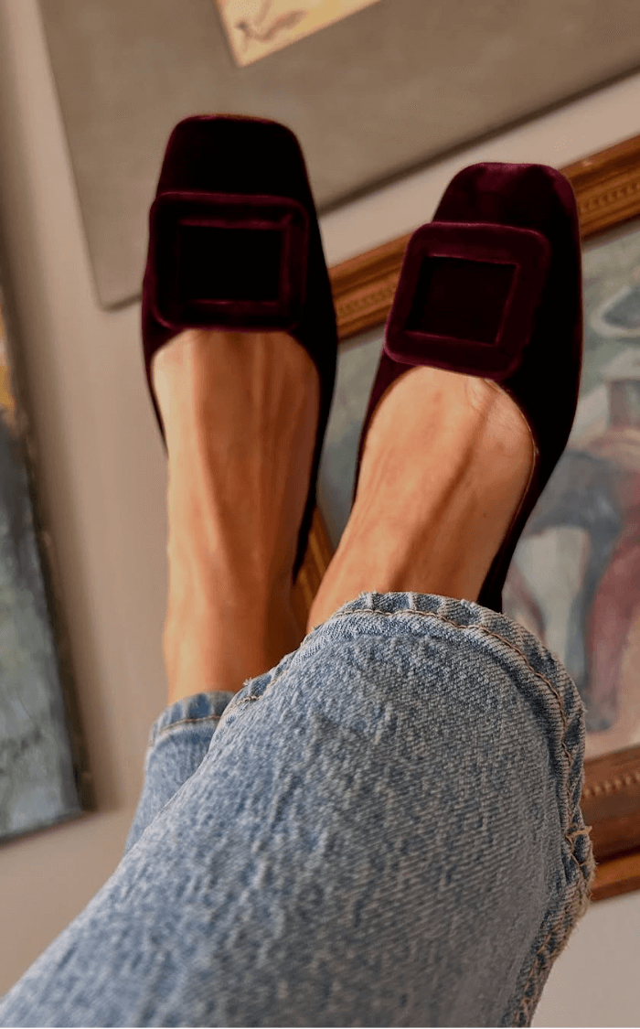 Ballerine con punta quadrata morbida e fibbia quadrata in velluto