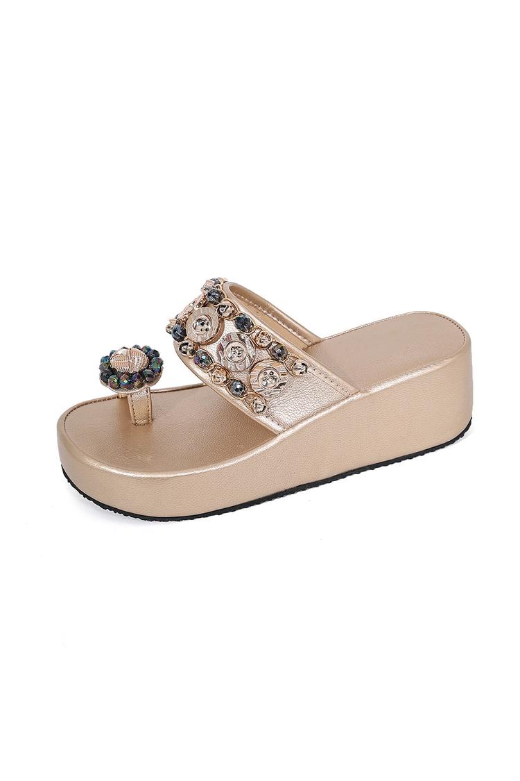 Ciabatte da spiaggia casual con zeppa, con perline metalliche lucide e decorazioni ad anello per le dita dei piedi