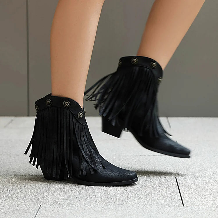 Ankle Boots mit Fransenbesatz und metallischen Nieten und eckiger Zehenpartie und klobigem Absatz