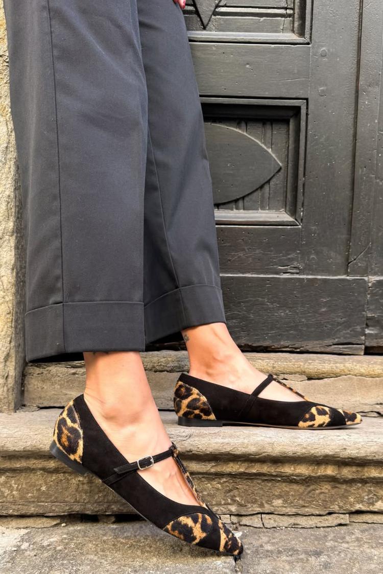 Leopardenmuster T-förmiger Spannriemen Spitz zulaufende Zehen Schwarze Ballerinas [Vorbestellung]