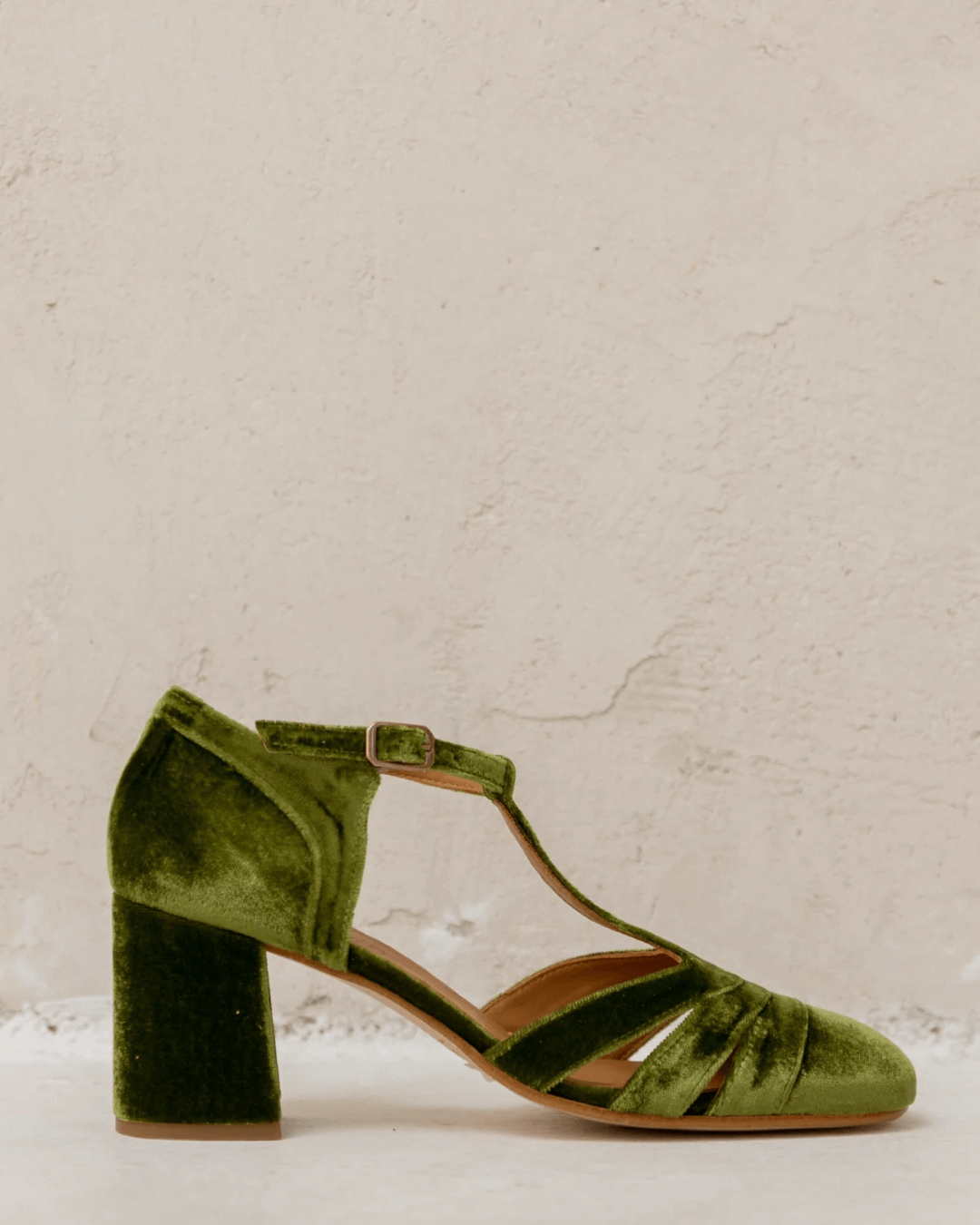 Ausgehöhlte T-Riemen Schnalle Samt Klobige Absätze