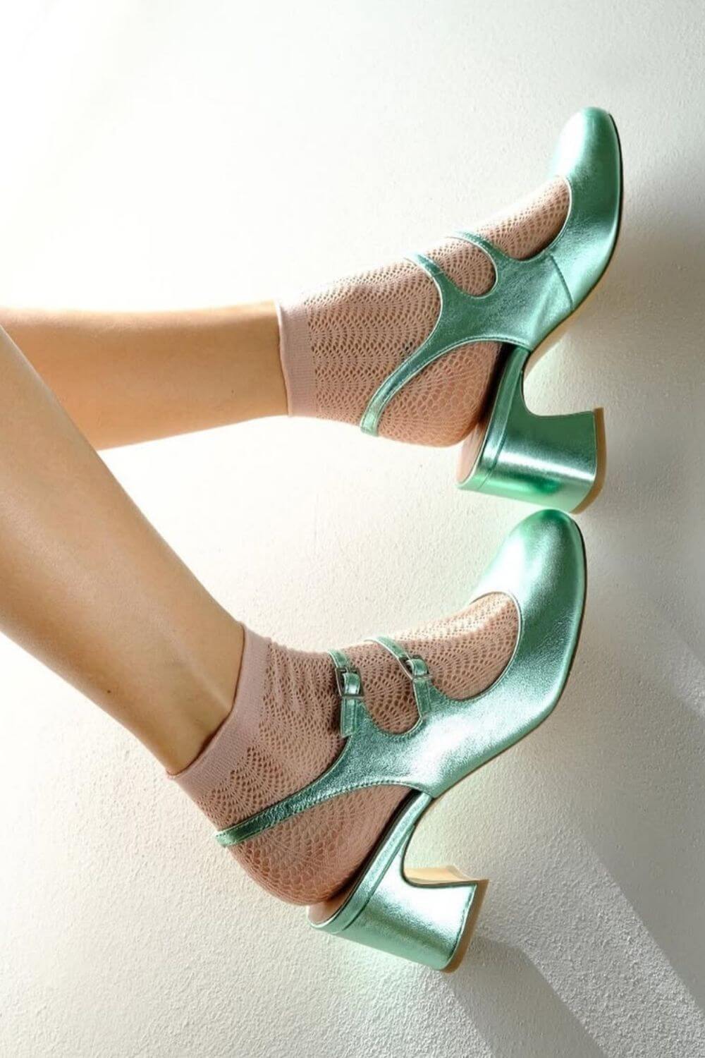 Scarpe Mary Jane con tacco a due cinturini in similpelle metallizzata [Pre-ordine]