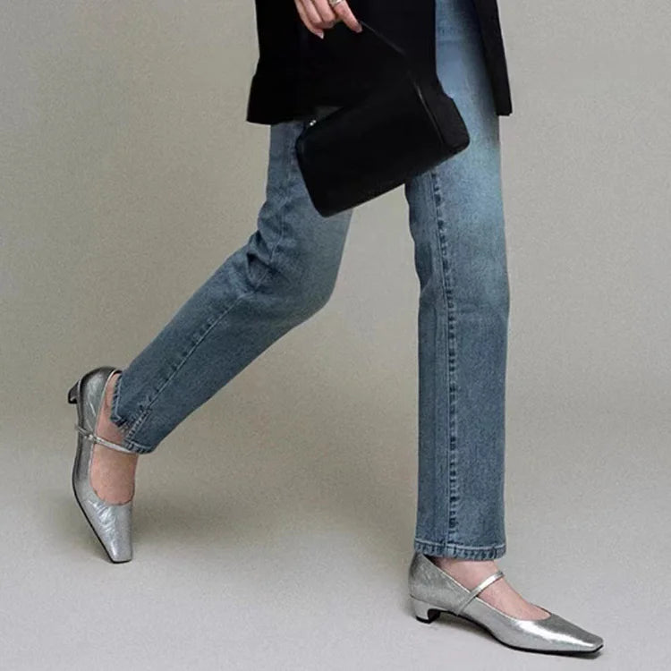 Eleganti tacchi a spillo con cinturino sul collo del piede e fibbia a punta quadrata 