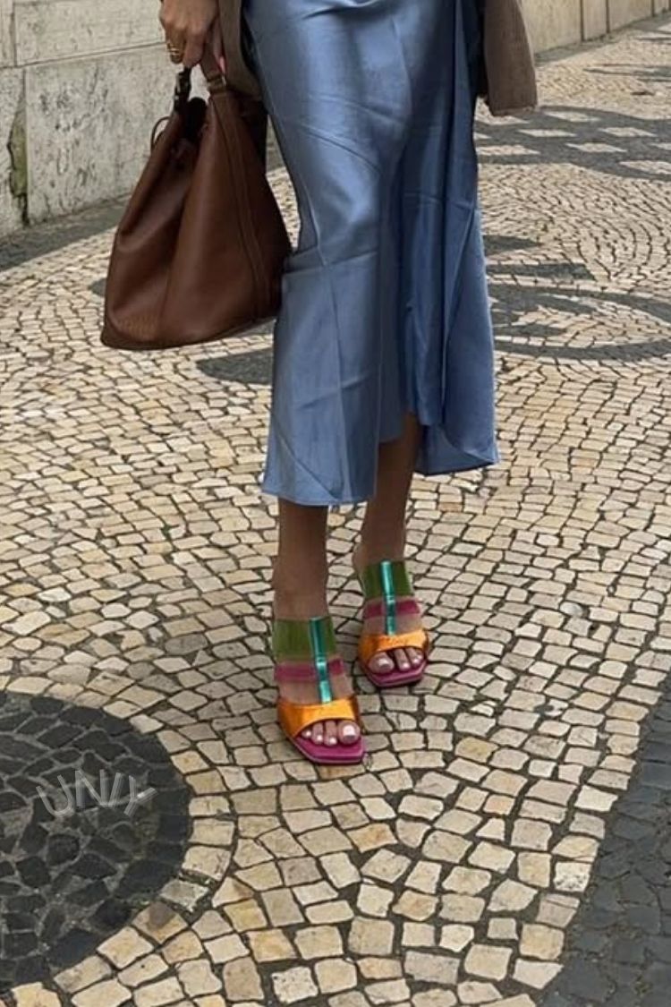 Mules multicolores métalliques à brides chics avec talons évasés [Précommande]