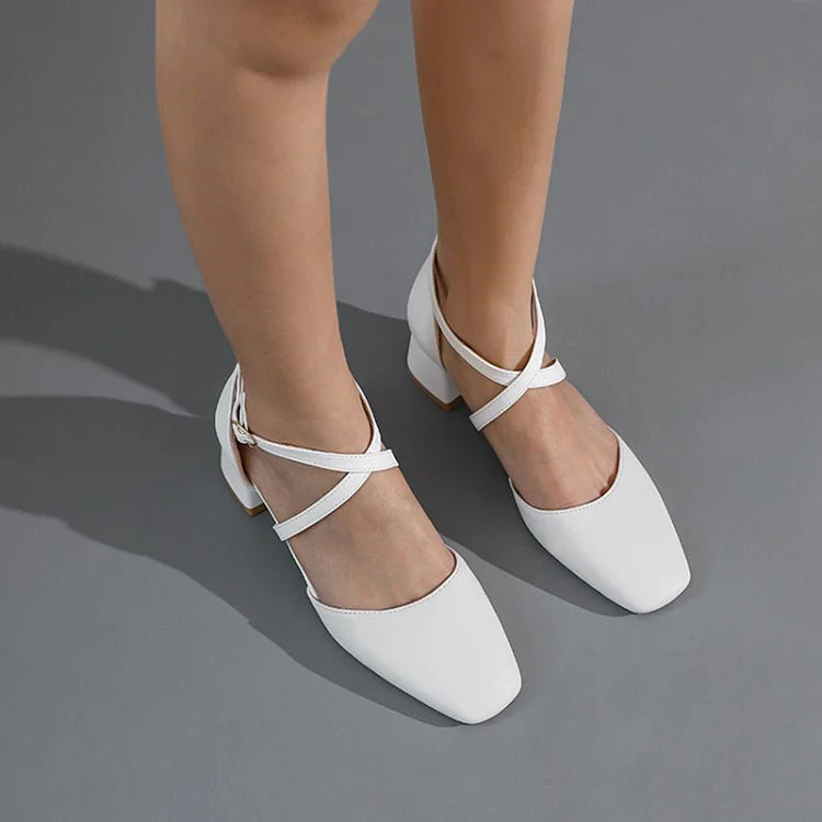 Scarpe con tacco grosso, punta quadrata, fibbia e cinturino incrociato, tinta unita