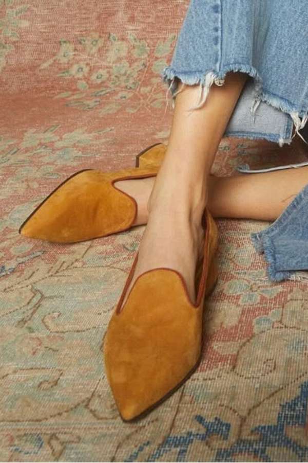 Décolleté con punta affilata e finiture a contrasto in pelle scamosciata [Pre-ordine] 