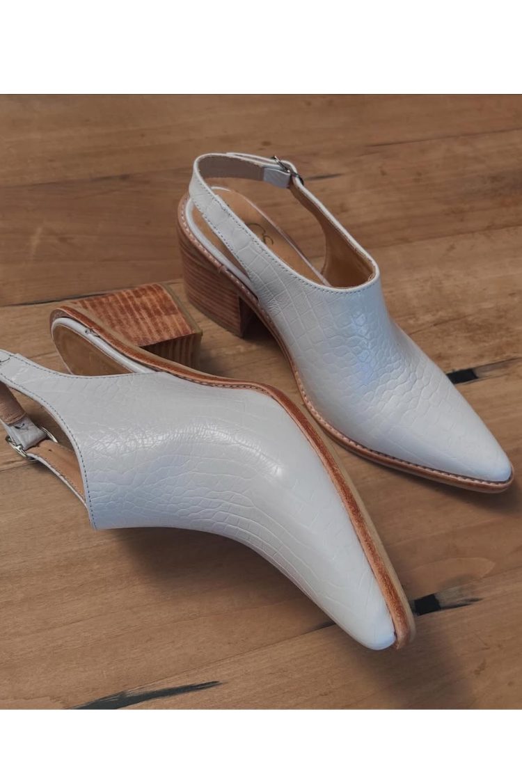 Saltos Bloco com Tira Atrás e Estampa Crocodilo Branca [Pré-Encomenda]