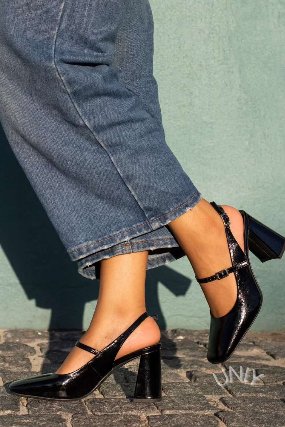 T-Riemen schwarze Lackleder Blockabsätze [Vorbestellung]