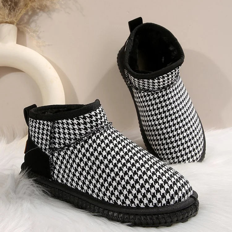 Patchwork-Schneestiefel mit Hahnentrittmuster und runder Zehenpartie