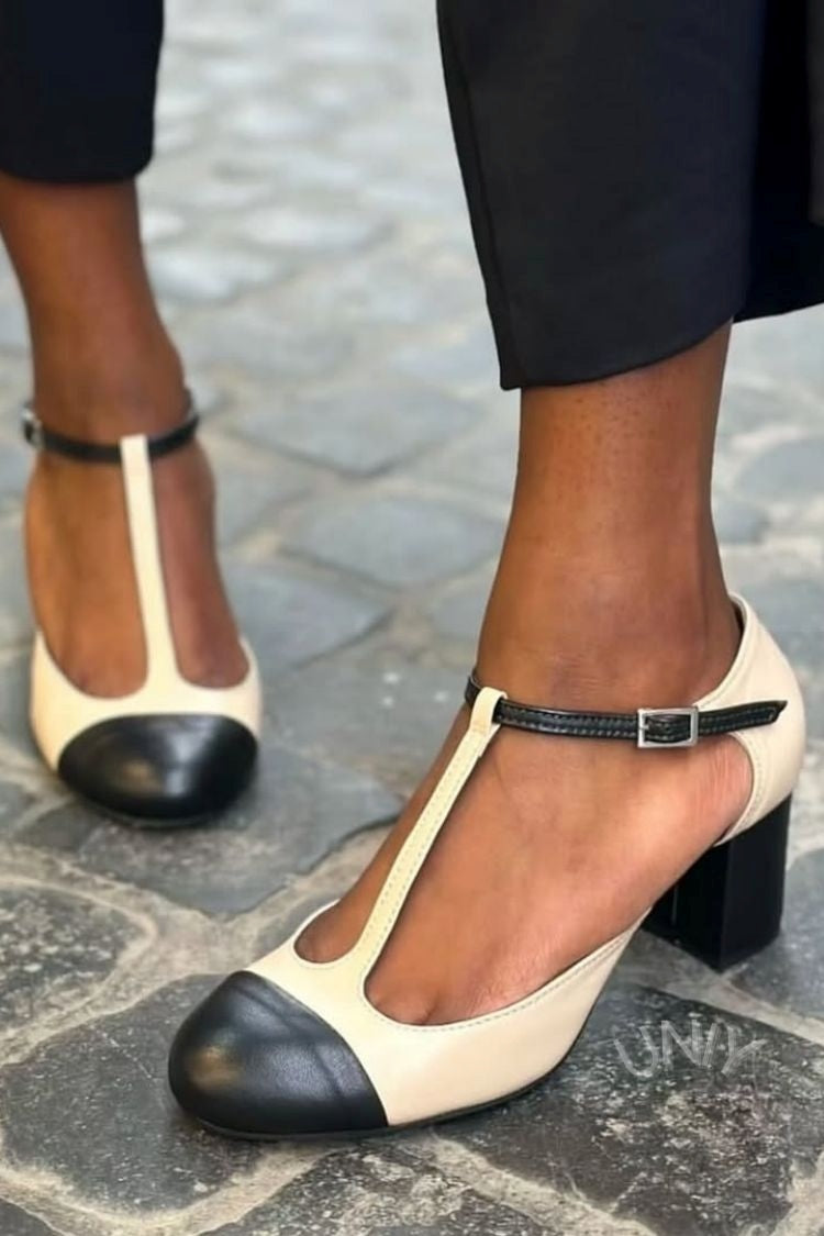 Scarpin Elegante Creme com Preto, Bico Bicolor e Tira em T com Salto Bloco [Pré-venda]