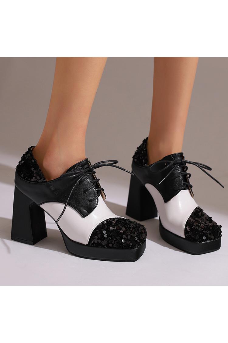 Talons épais à lacets colorblock avec patchwork décoré de sequins et bout carré