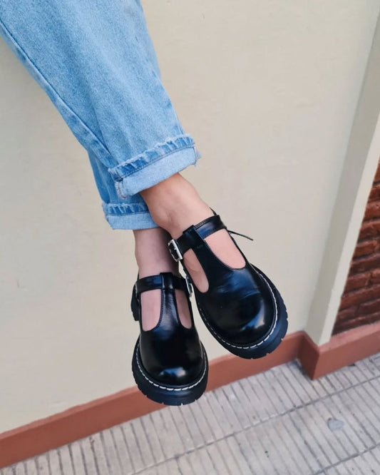 Schwarze T-Riemen Plateau Slipper [Vorbestellung]