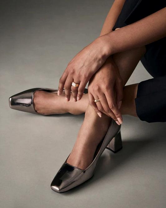 Elegante silberne glänzende PU-Schuhe mit quadratischer Spitze, niedrigem Schnitt und Blockabsatz [Vorbestellung]