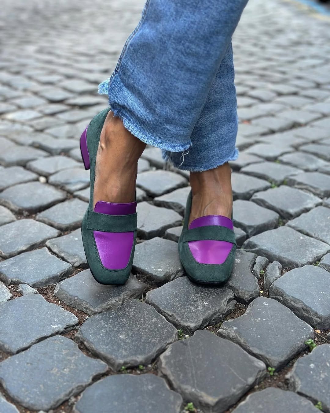 Schicke Loafers mit eckiger Spitze und Colorblock aus Kunstwildleder [Vorbestellung]