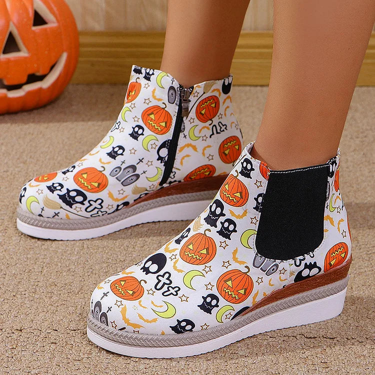 Halloween-Rosen-Stiefeletten mit Totenkopf-Print, runder Zehenpartie und Keilabsatz