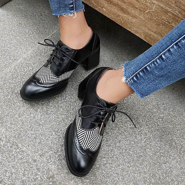 Scarpe Oxford brogue casual con punta tonda, lacci e tacco spesso 