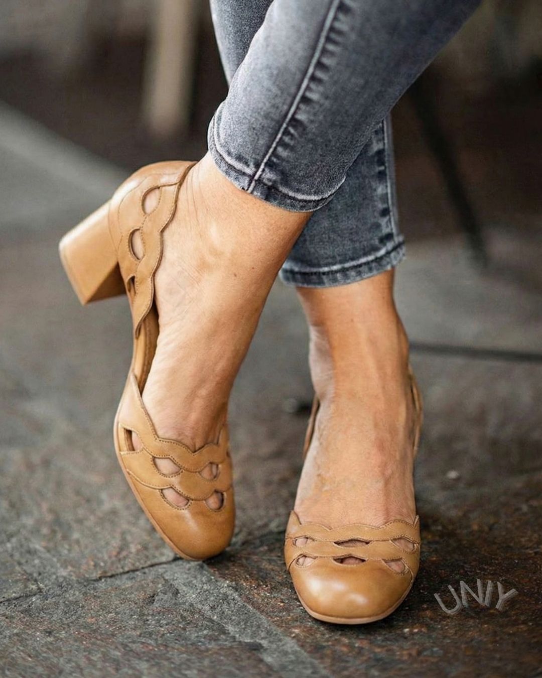 Solid Color Round Toe Minimalist Cutout Block Heel Pumps [Pre Order]