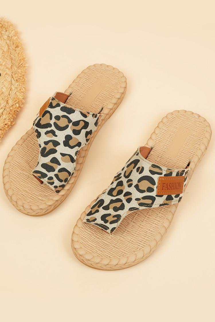 Pantofole casual asimmetriche con anello per le dita dei piedi e motivo leopardato