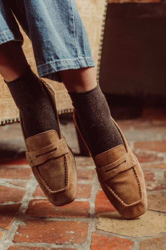 Wildleder Loafers mit niedrigem Absatz und rundem Zehenbereich [Vorbestellung]