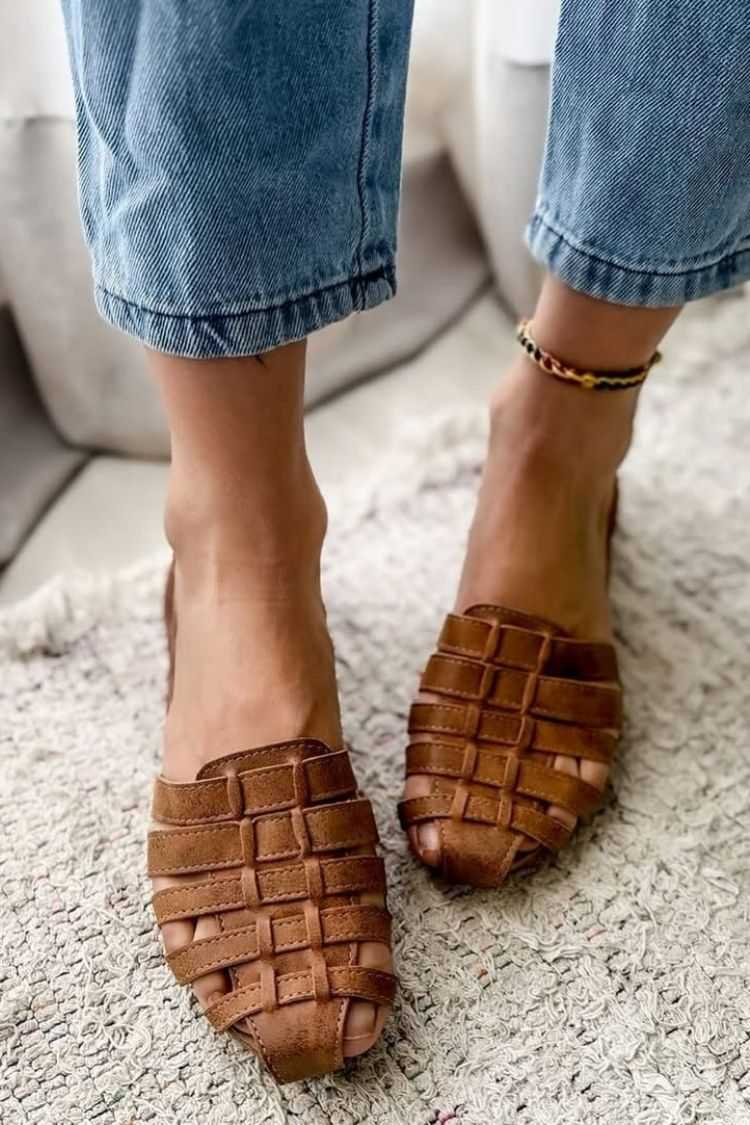 Ballerine con punta aperta e ritagli intrecciati in similpelle [Pre-ordine]