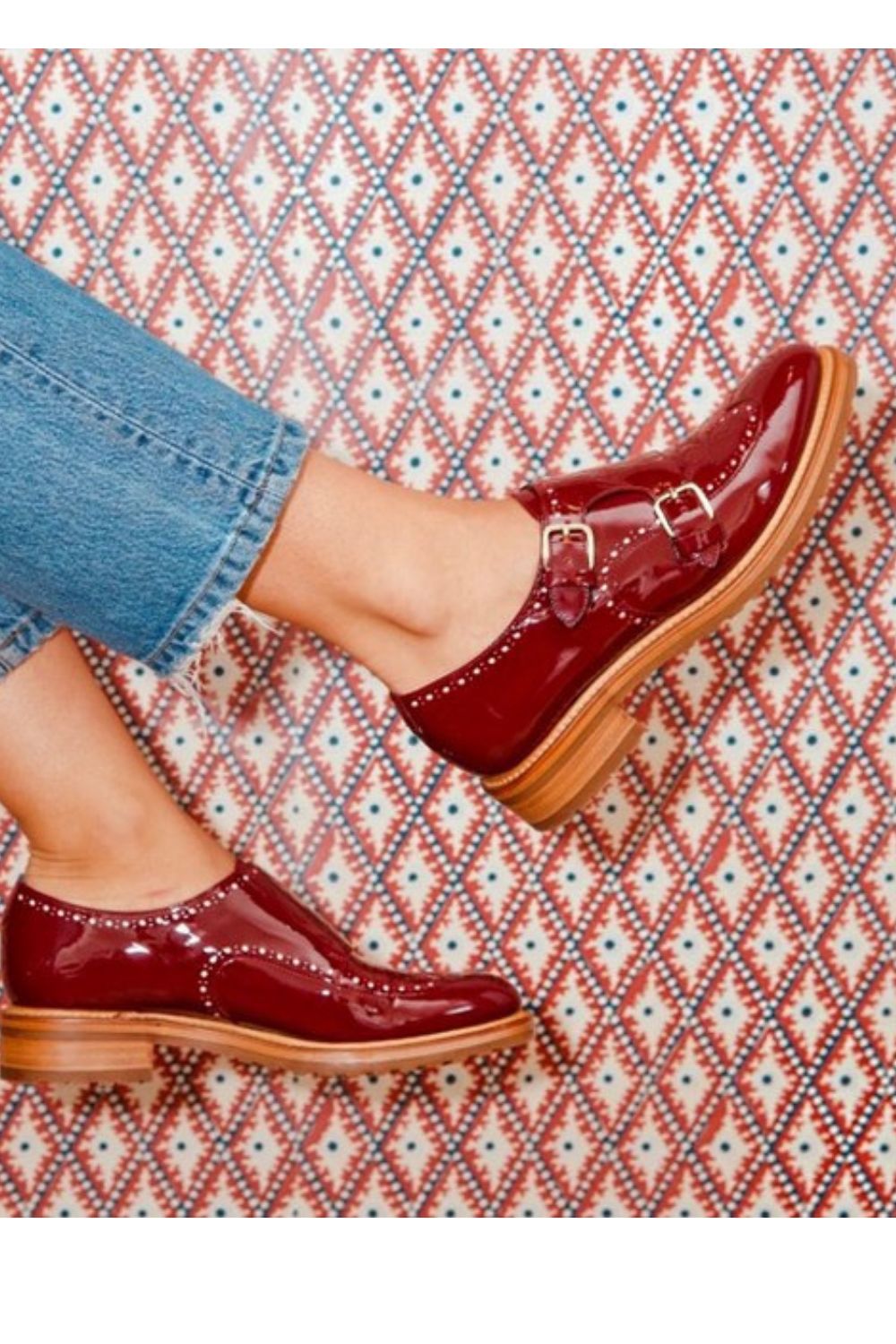 Błyszczące skórzane baleriny typu wingtip z podwójną klamrą [Przedsprzedaż]