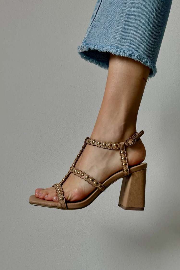Sandálias de Salto Grosso com Biqueira Quadrada e Tira em T com Pérolas [Pré-Encomenda]