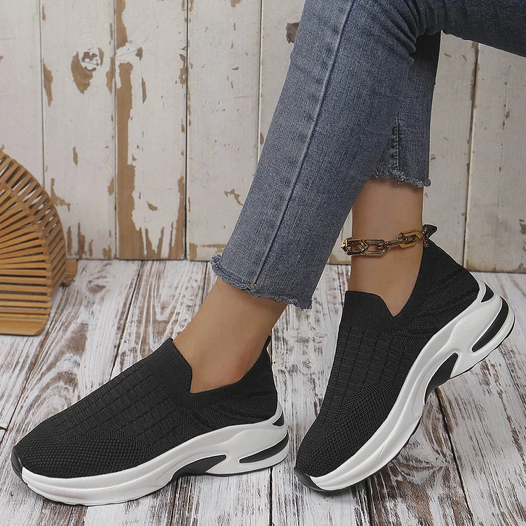 Scarpe casual da ginnastica con zeppa, punta rotonda, in maglia tinta unita