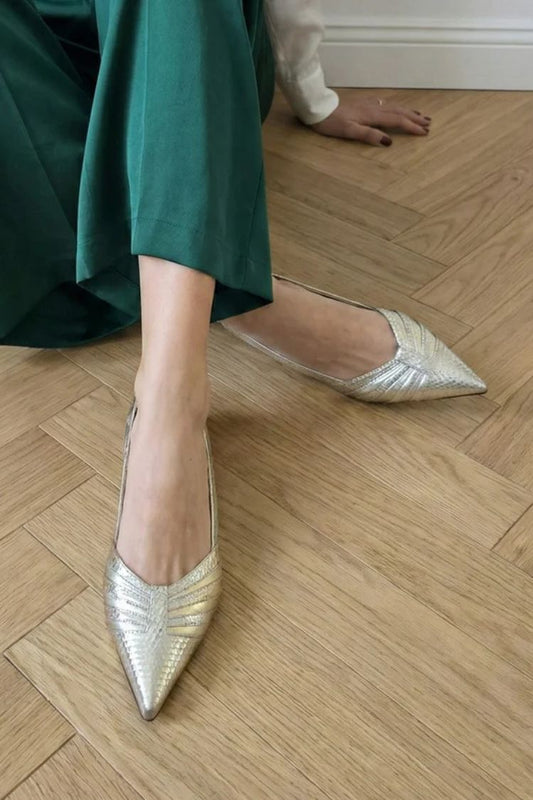 Minimalist Metallic Pleated Pointed Toe d'Orsay Flats [Pre Order]