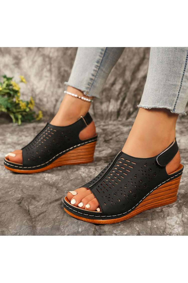 Sandali con zeppa e cinturino posteriore casual, con punta tonda e traforata, tinta unita