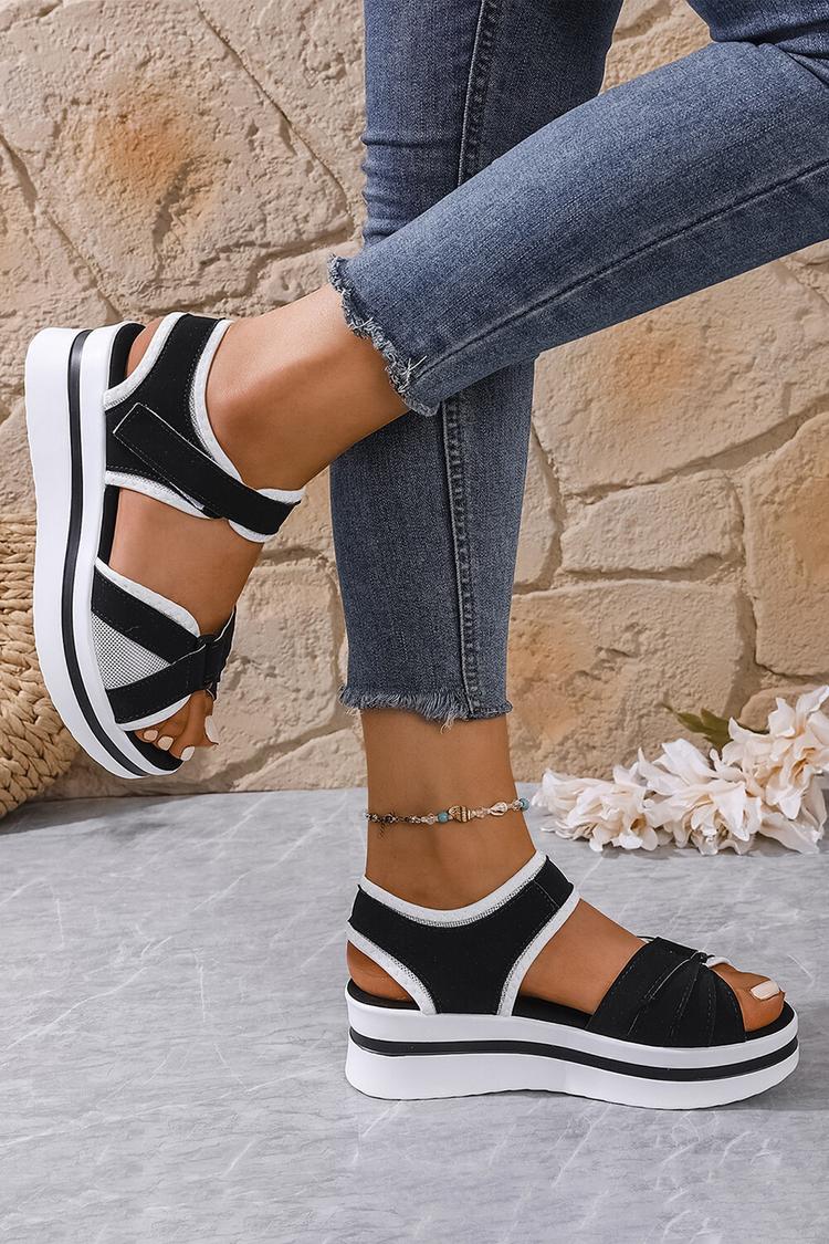 Sandali casual con plateau e punta tonda con patchwork e finiture a contrasto