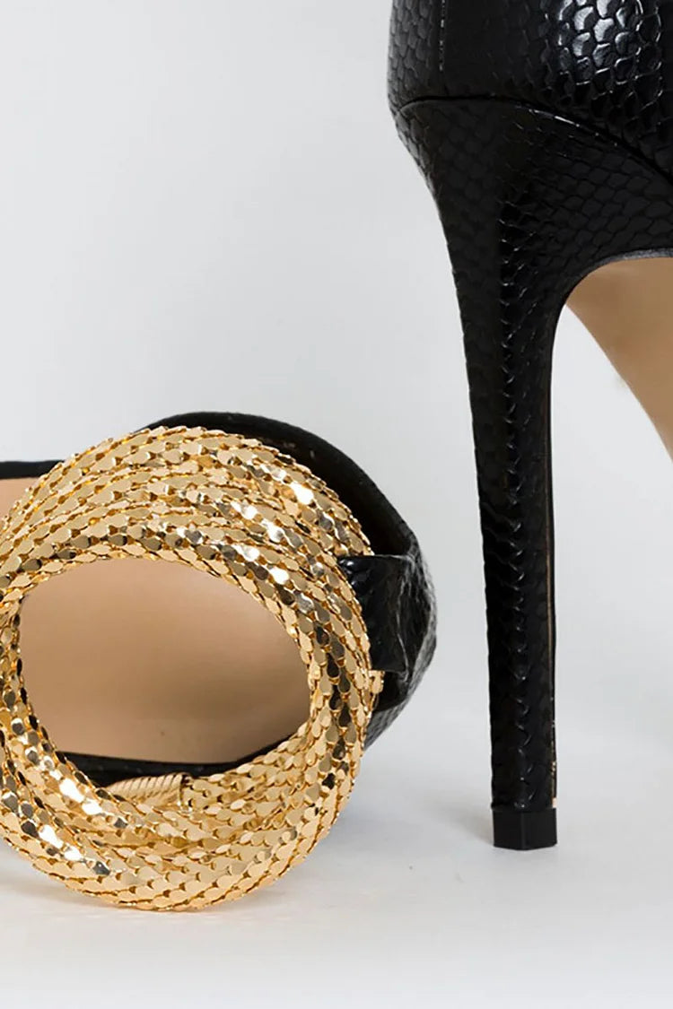 Sandalias de tacón de aguja con tiras transparentes en el tobillo y diseño de serpiente en dorado claro 