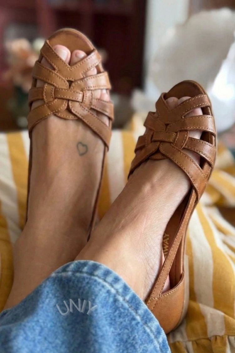 Sandálias Elegantes Marrons de Couro com Tiras, Recortes e Flat para o Verão [Pré-venda]