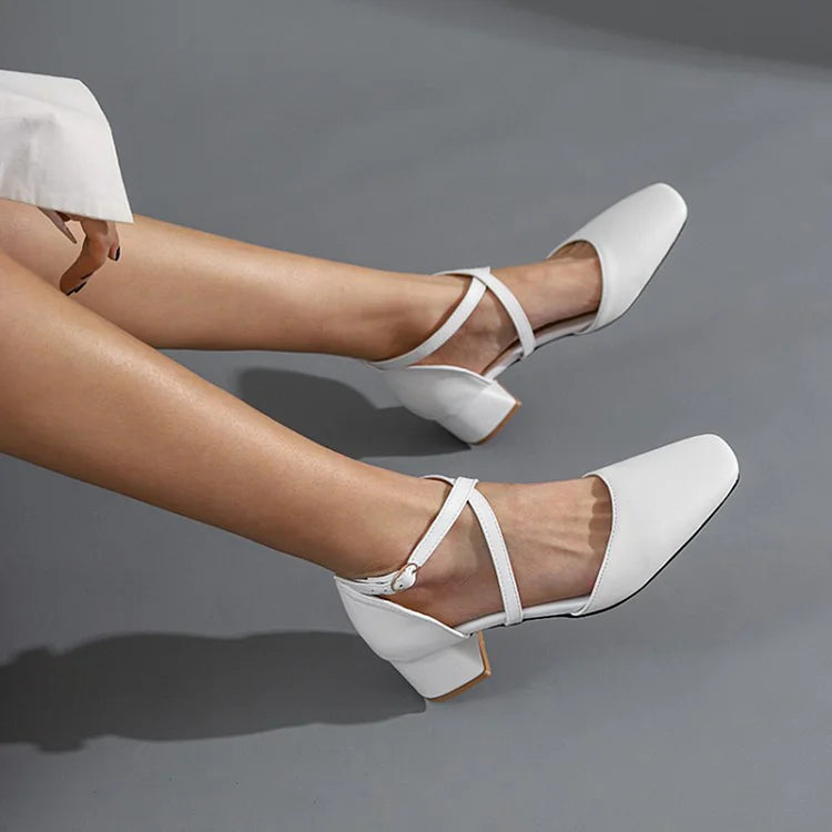 Scarpe con tacco grosso, punta quadrata, fibbia e cinturino incrociato, tinta unita