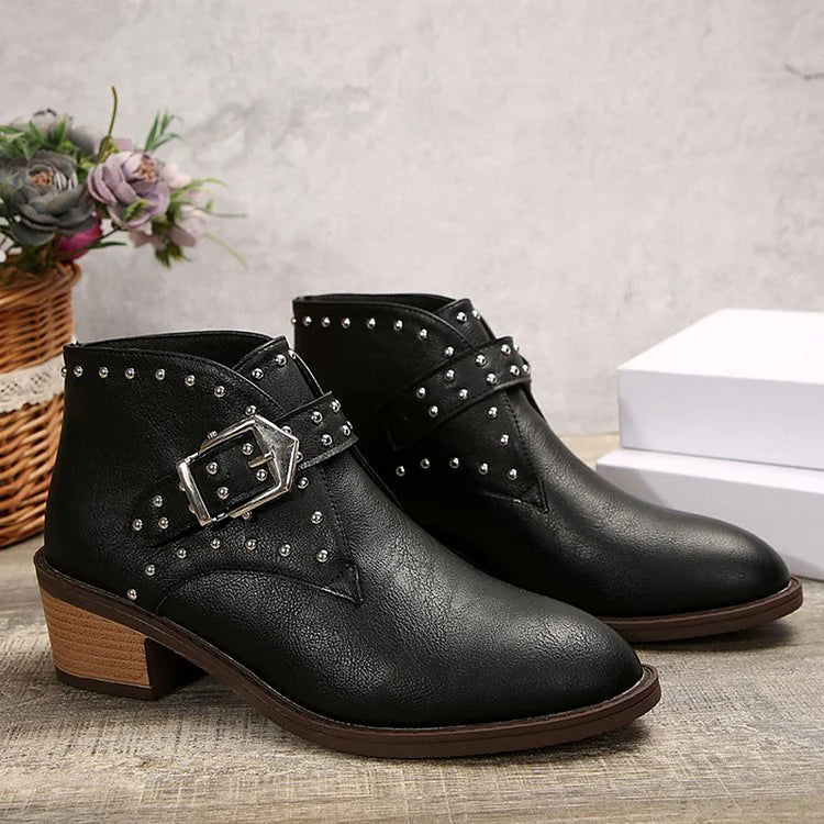 Stiefeletten mit Metallnieten-Dekor, Patchwork-Riemenschnalle und klobigem Absatz