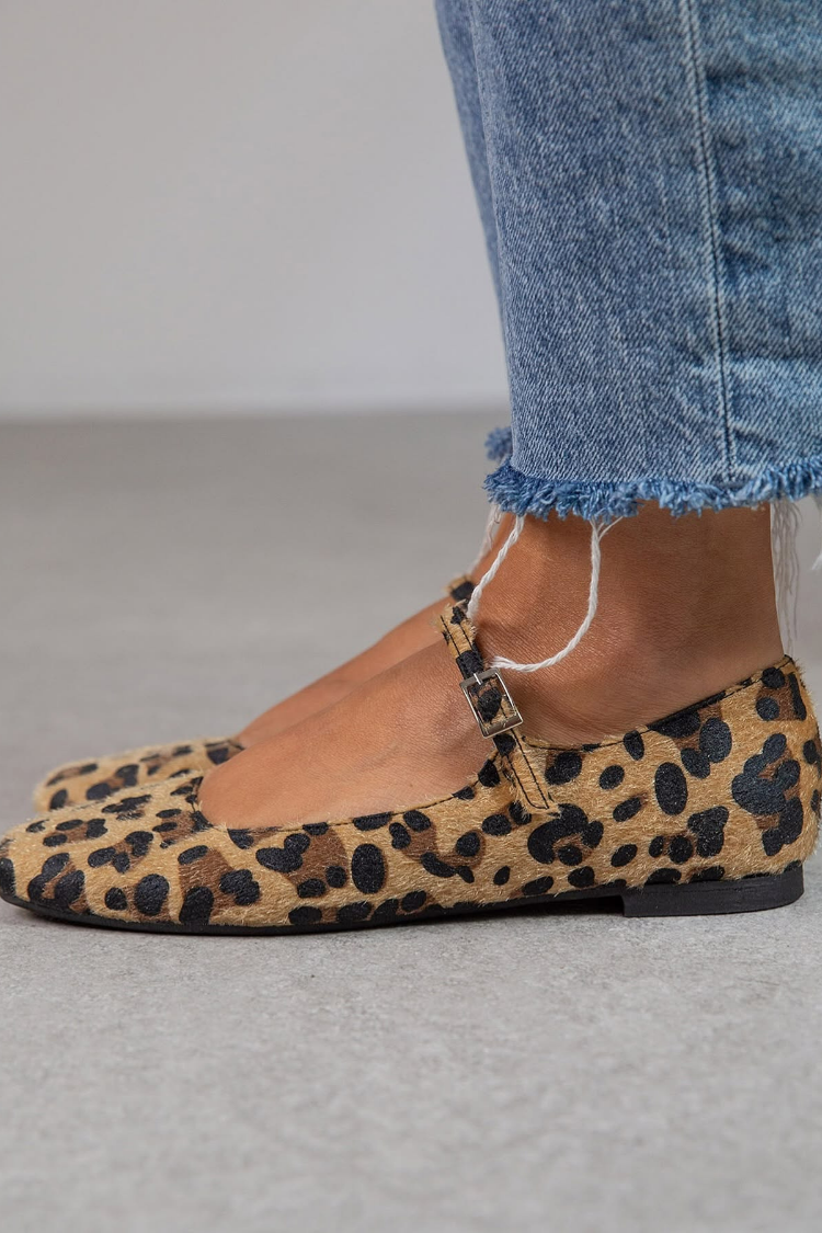 Zapatos planos con estampado de leopardo y tiras ajustables