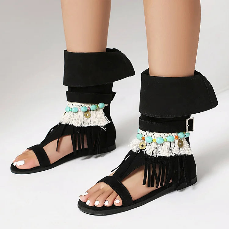 Koronkowe sandały na wysokiej platformie z odkrytymi palcami, ozdobione koralikami, kolorowymi blokami i frędzlami, z wiązaniem i cholewką typu botki