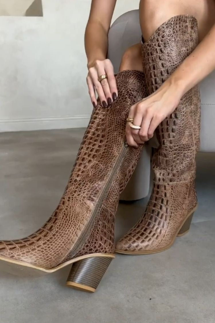 Bottes à talons hauts à bout pointu rétro texturé et large mollet [Précommande]
