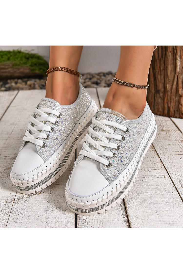 Sneakers casual con lacci e punta tonda con patchwork scintillante e dettagli cuciti 