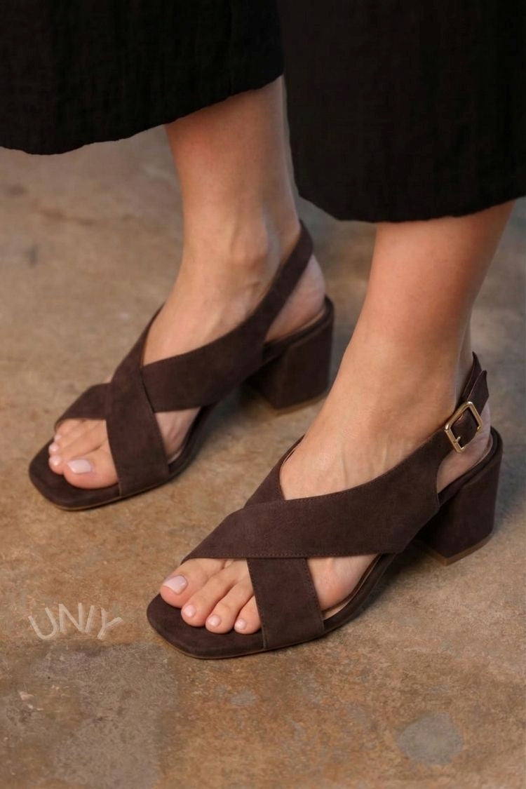 Elegantes zapatos de tacón de bloque con tira trasera cruzada en gamuza marrón oscuro [Preventa]