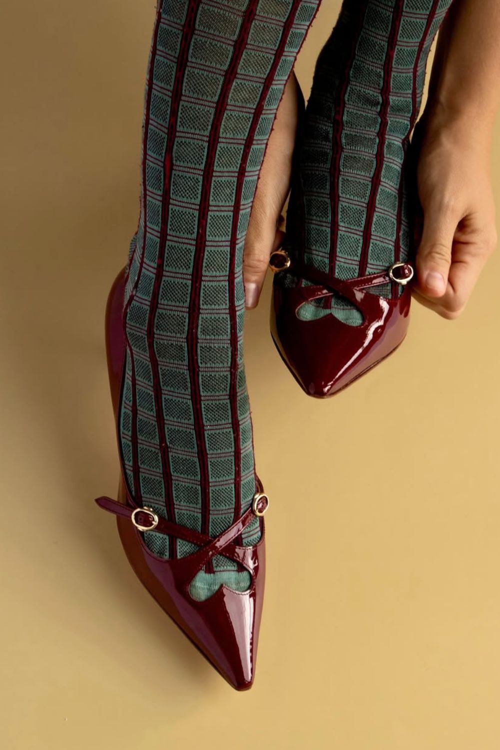 Elegantes Sapatos Mary Jane de Bico Apontado em Verniz [Pré-Encomenda]