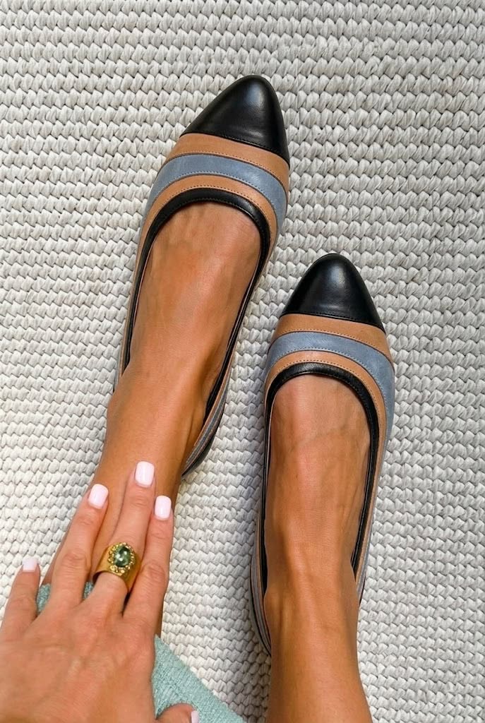 Paneled Contrast Pointed Toe Flat Dressy Shoes [Pre Order]
