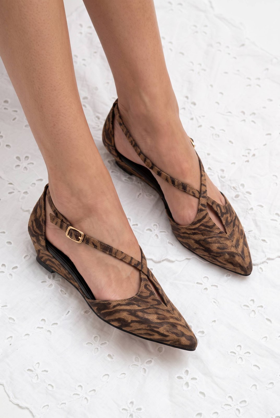 Crisscross Strap Pointed Toe Low Wedge Flats [Pre Order]