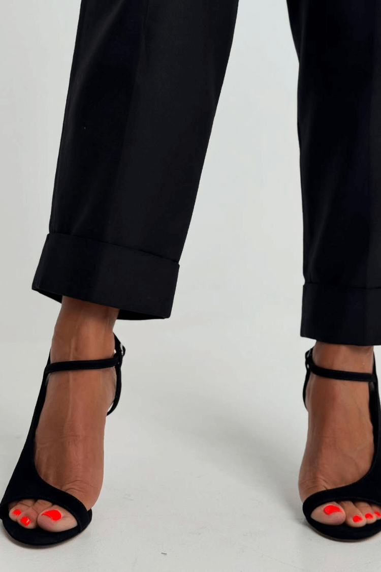 Scarpe con tacco a spillo in camoscio con cinturino alla caviglia [Pre-ordine]