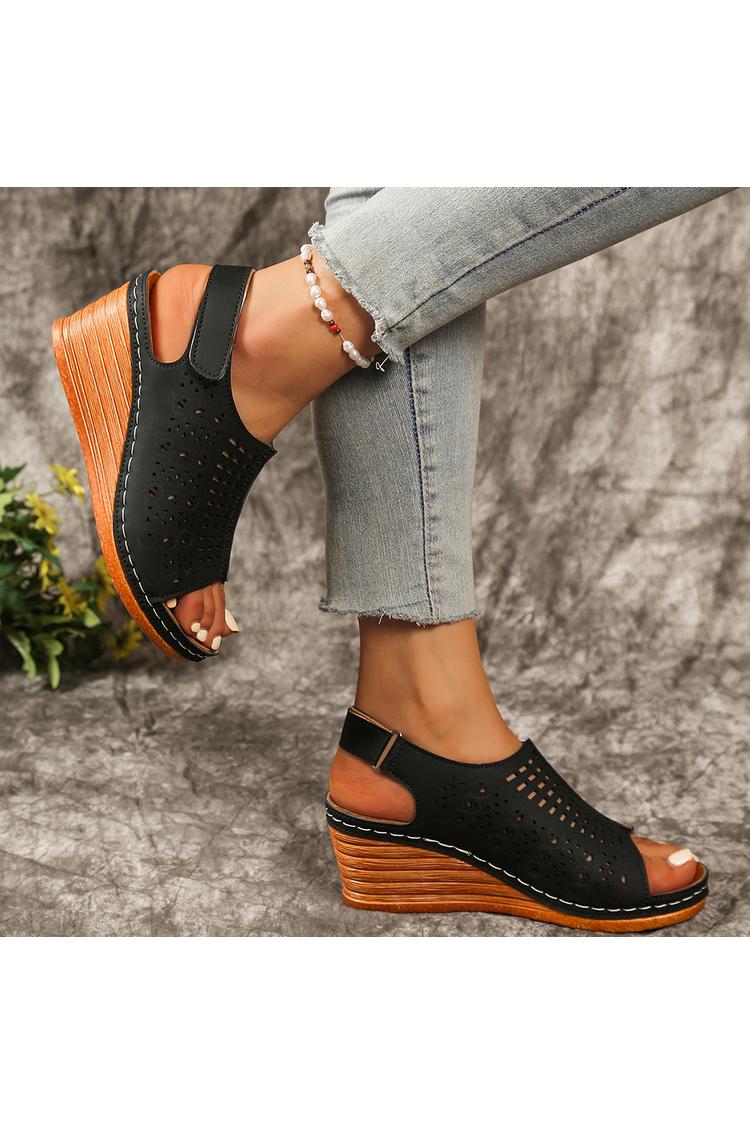 Sandali con zeppa e cinturino posteriore casual, con punta tonda e traforata, tinta unita