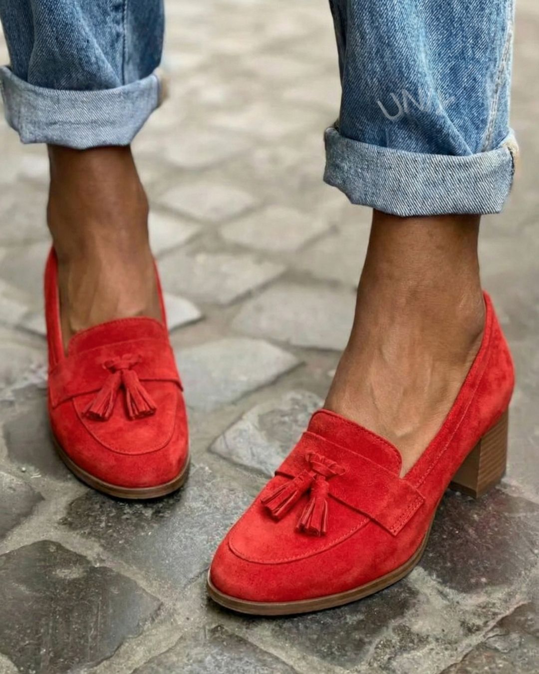Mocassini vintage con tacco a blocco e nappe in finta pelle scamosciata rossa [Pre-ordine] 